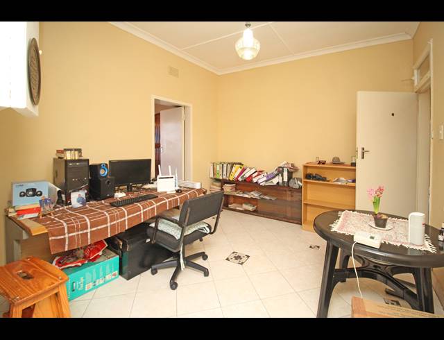 3 BEDROOM HOUSE FOR SALE IN CROSBY